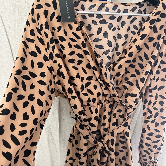 Graphic Wrap Peplum Blouse - Picture 2 of 5